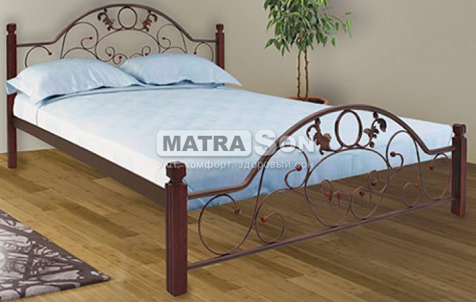 Металлическая кровать Франческа на деревянных ножках 